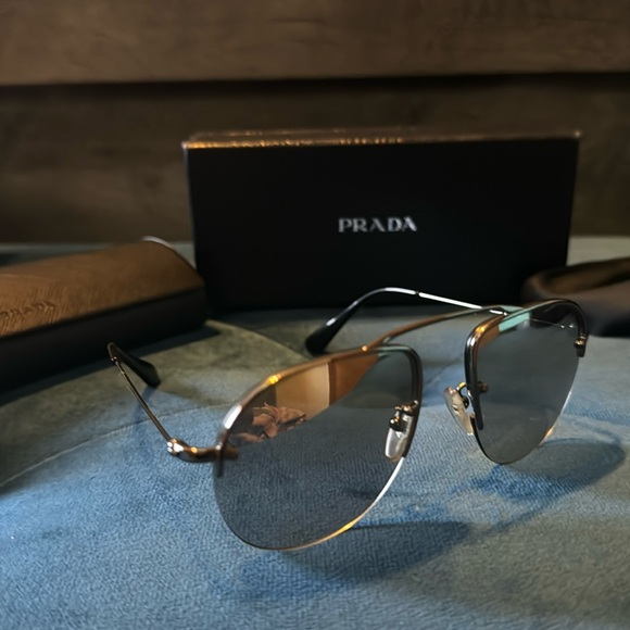 Prada sunglasses - Picture 1 of 3